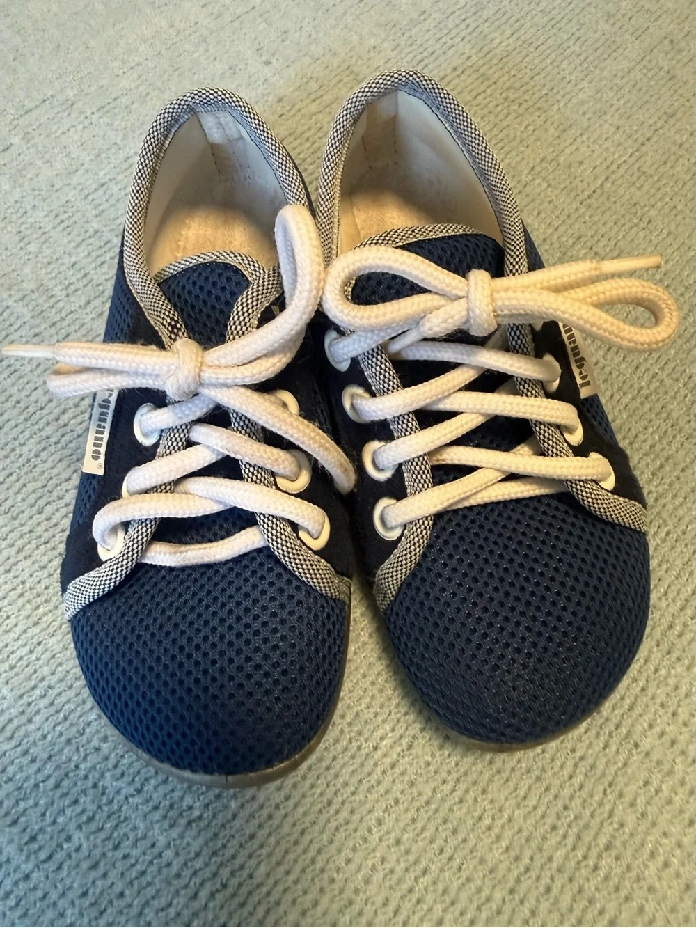 Leguano kids shoes size 27 (10.5)